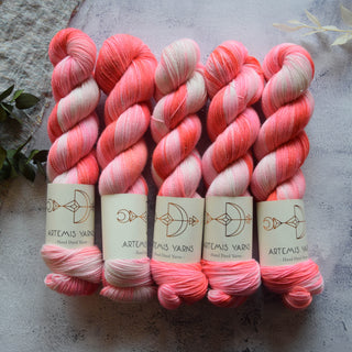 Artemis Stellina fingering - Strawberries&Cream "Crevette"