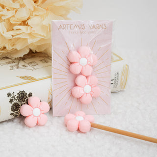Protège aiguilles Fleur de fraisier blanche