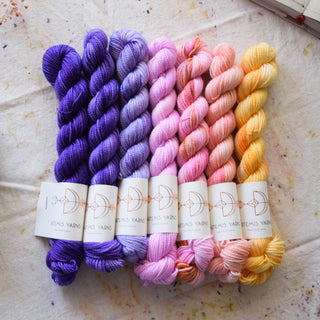 Set de 7 mini écheveaux High Twist - Violet intense vers Jaune orangé