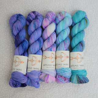 5 skeins fade Nereids- Base Artemis Sock
