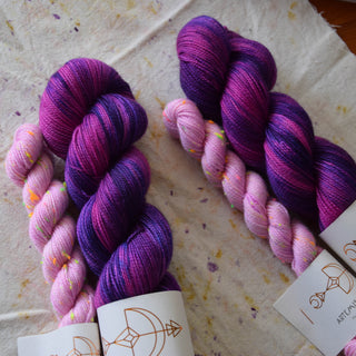 Sock set High twist et Sprinkles fingering - Dionysus + Happy dye pink