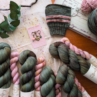Kit chaussettes du mois - "Ariadne" - Loneliness + Fascination
