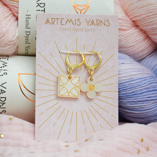 Set of 2 removable stitch markers - Quilter's garden Larkspur