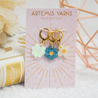 Set of 3 removable stitch markers - Holographic Flowers