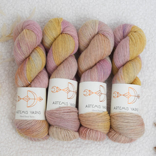 Artemis Meadow fingering - Strawberry lemonade
